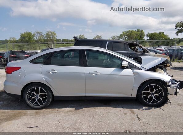 1FADP3H27HL343327 2017 FORD FOCUS Silver Սալոնի հետևի տեսք