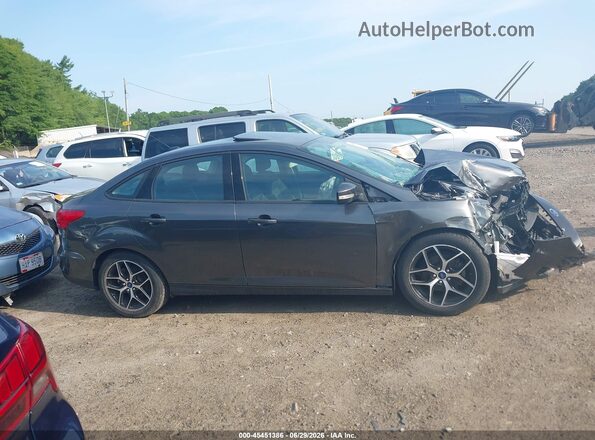 1FADP3H27JL283779 2018 FORD FOCUS Gray Widok wnętrza z tyłu