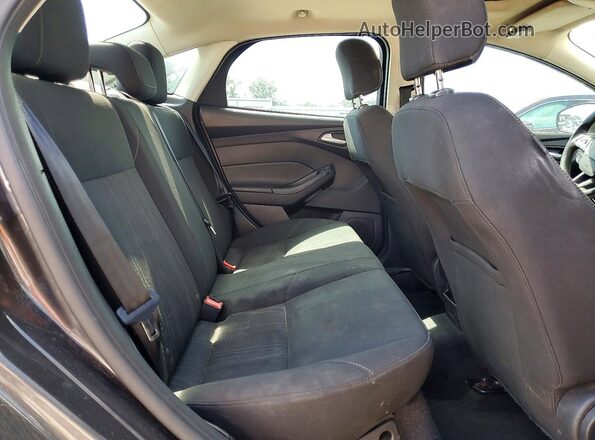 1FADP3H28HL227621 2017 FORD FOCUS Gray Rear seats view