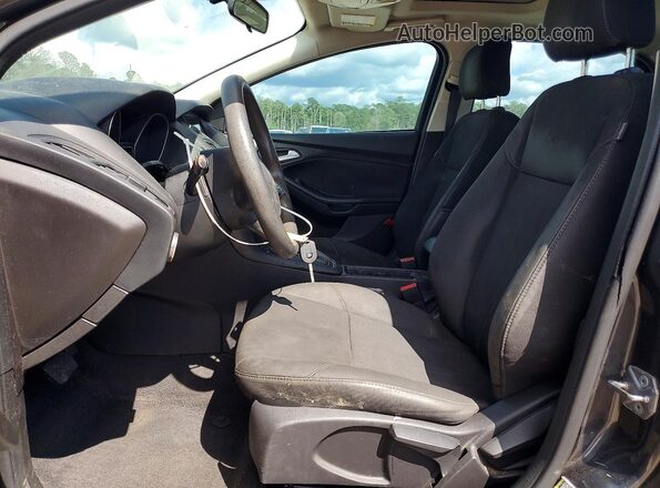 1FADP3H28HL227621 2017 FORD FOCUS Gray Front interior view