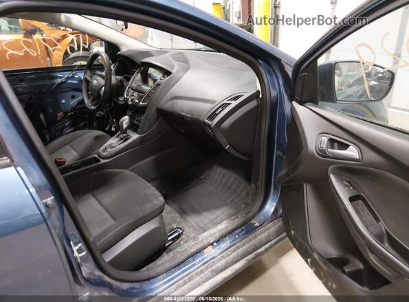 1FADP3H28JL319074 2018 FORD FOCUS Синий Вид салона спереди