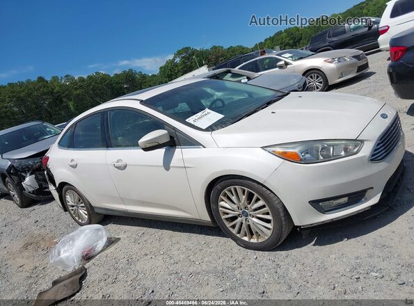 1FADP3J22JL253079 2018 FORD FOCUS White Vista interior trasera