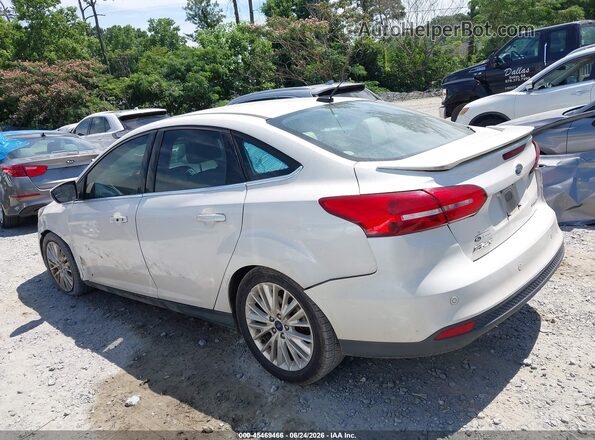 1FADP3J22JL253079 2018 FORD FOCUS White Vista interior de 360 grados