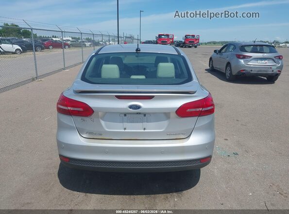 1FADP3J25HL264734 2017 FORD FOCUS Silver 