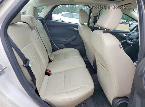 1FADP3J27GL369208 2016 FORD FOCUS White 
