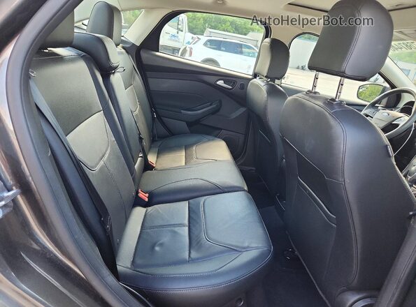 1FADP3J28HL260225 2017 FORD FOCUS Gray Հետևի նստատեղերի տեսք