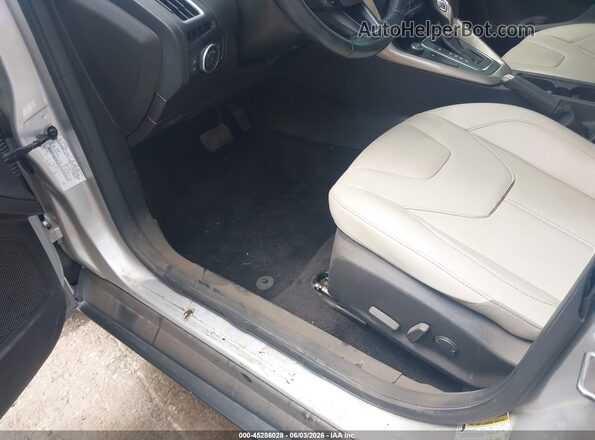 1FADP3J29HL288275 2017 FORD FOCUS Silver Front view