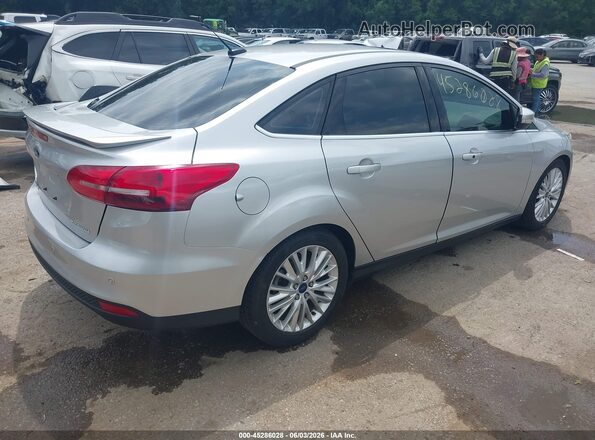 1FADP3J29HL288275 2017 FORD FOCUS Silver Rear right