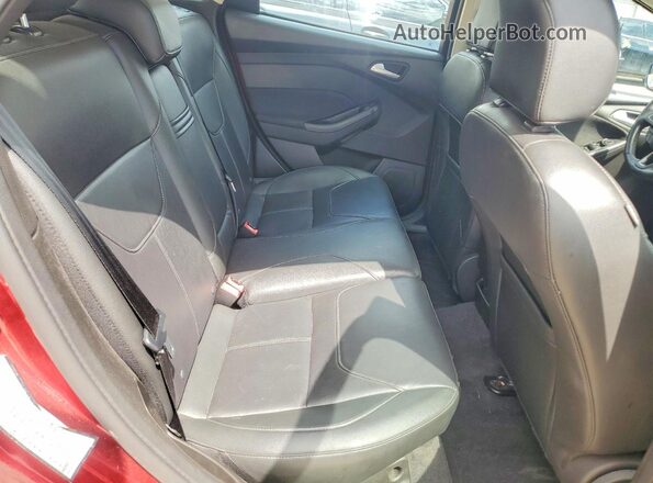 1FADP3K20GL311794 2016 FORD FOCUS Red უკანა სავარძლების ხედი