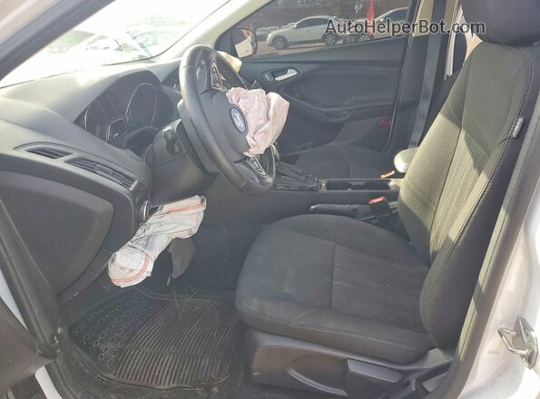 1FADP3K20HL286669 2017 FORD FOCUS White Widok wnętrza z przodu