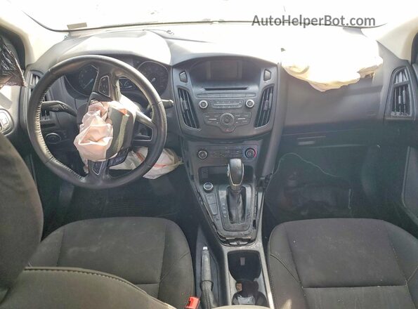 1FADP3K20HL286669 2017 FORD FOCUS White Widok deski rozdzielczej