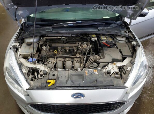 1FADP3K20JL252155 2018 FORD FOCUS Silver Вид задньої частини салону