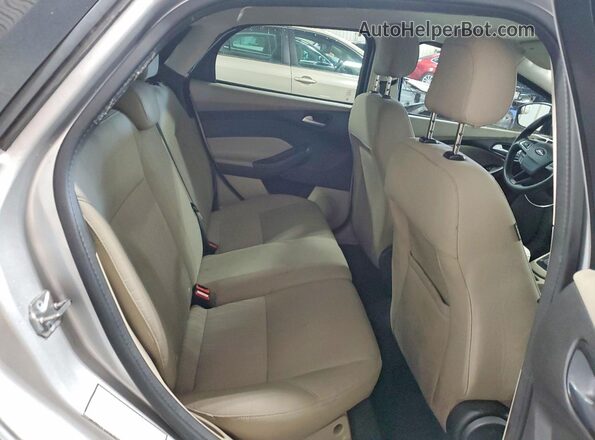 1FADP3K20JL252155 2018 FORD FOCUS Silver Вид задніх сидінь