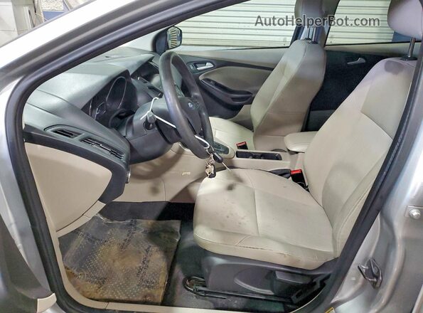 1FADP3K20JL252155 2018 FORD FOCUS Silver Вид салону спереду