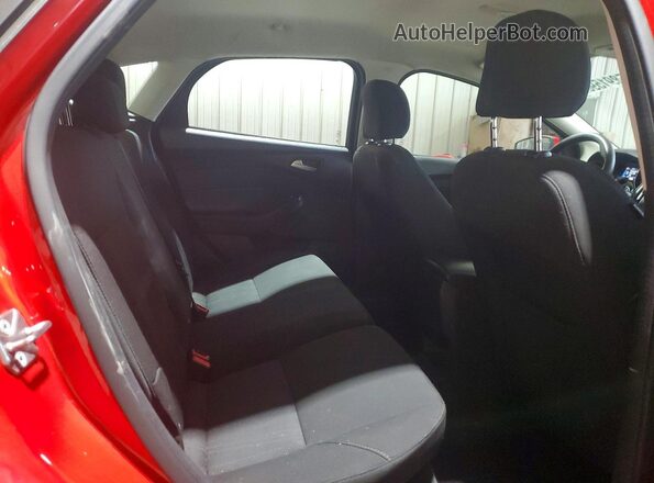 1FADP3K21GL264663 2016 FORD FOCUS Красный 