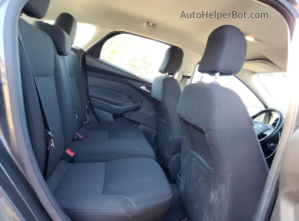 1FADP3K21HL280492 2017 FORD FOCUS Gray Widok tylnych siedzeń