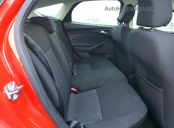 1FADP3K22GL213317 2016 FORD FOCUS Red Սալոնի հետևի տեսք