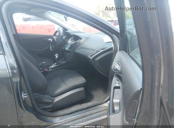 1FADP3K22GL361063 2016 FORD FOCUS Gray Front interior view