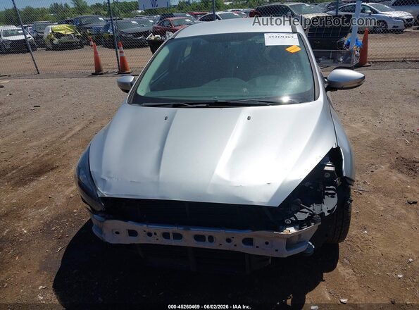 1FADP3K22HL231544 2017 FORD FOCUS Silver Vista interior trasera