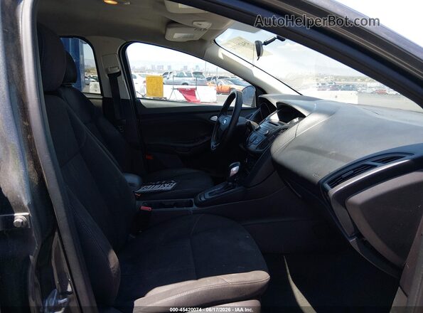 1FADP3K22HL231799 2017 FORD FOCUS Silver Widok wnętrza z przodu