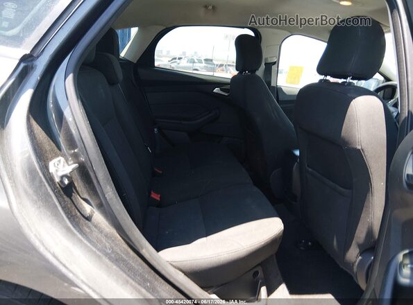 1FADP3K22HL231799 2017 FORD FOCUS Silver Widok naklejki z numerem VIN