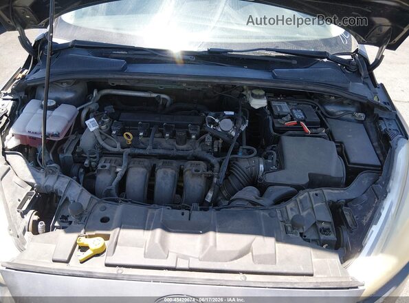1FADP3K22HL231799 2017 FORD FOCUS Silver Widok z tyłu