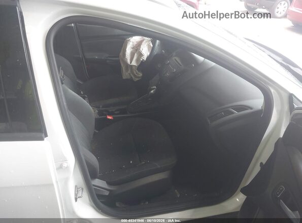 1FADP3K23GL284770 2016 FORD FOCUS White Front interior view