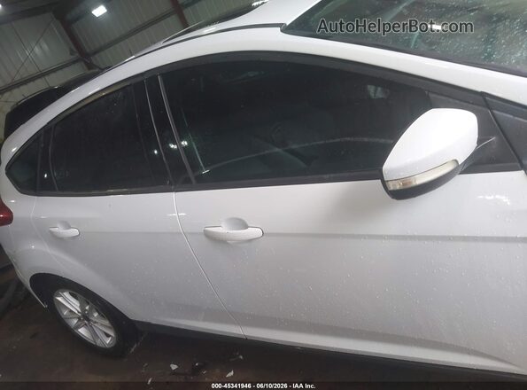 1FADP3K23GL284770 2016 FORD FOCUS White Rear interior view