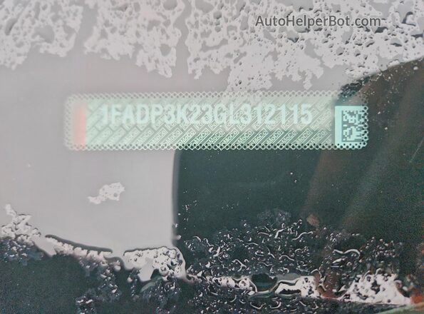 1FADP3K23GL312115 2016 FORD FOCUS Red Widok komory silnika