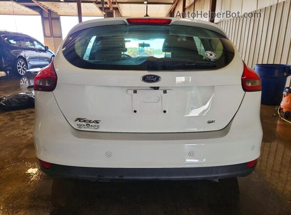1FADP3K23GL389163 2016 FORD FOCUS White უკანა ხედი