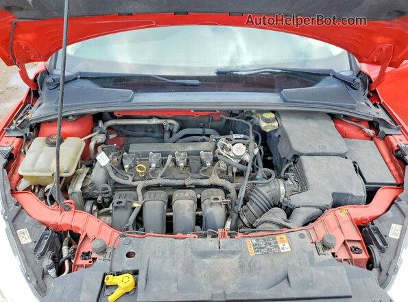 1FADP3K23HL282230 2017 FORD FOCUS Red Rear interior view