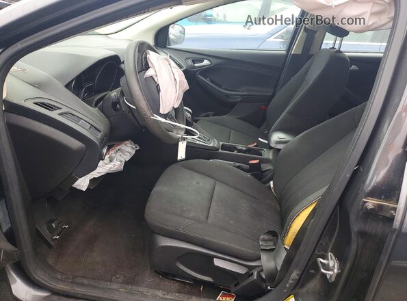 1FADP3K23JL245975 2018 FORD FOCUS Серый Вид салона спереди