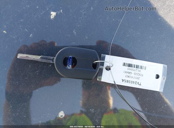1FADP3K24HL275593 2017 FORD FOCUS Gray Dashboard view