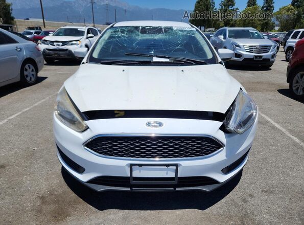 1FADP3K24JL260209 2018 FORD FOCUS Белый Вид спереди