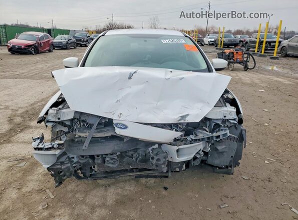 1FADP3K24JL315922 2018 FORD FOCUS White Դիմացի տեսք