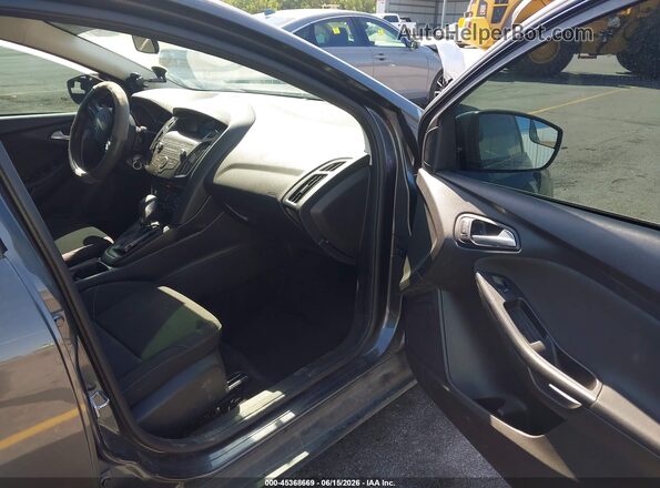 1FADP3K25JL318943 2018 FORD FOCUS Серый Вид салона спереди