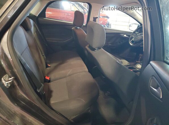 1FADP3K26HL213242 2017 FORD FOCUS Black Widok wnętrza z tyłu