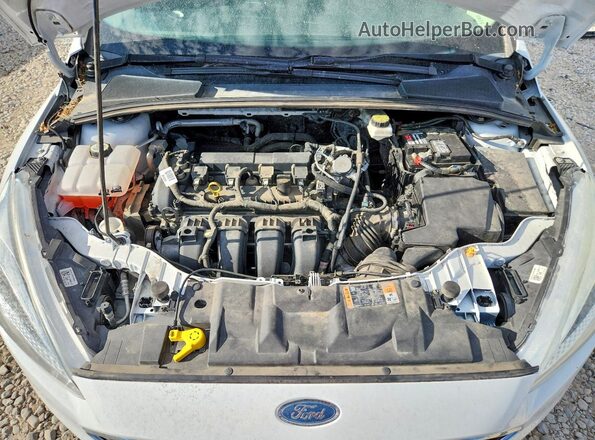 1FADP3K26JL206667 2018 FORD FOCUS White Rear interior view