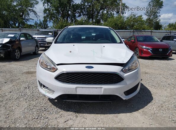 1FADP3K26JL262205 2018 FORD FOCUS Белый Вид спереди