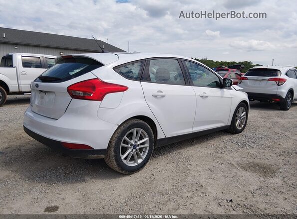 1FADP3K26JL262205 2018 FORD FOCUS Белый Задняя правая четверть