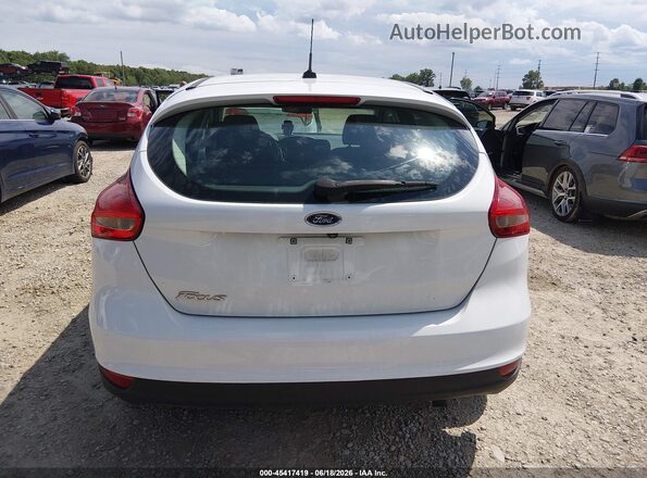 1FADP3K26JL262205 2018 FORD FOCUS Белый 