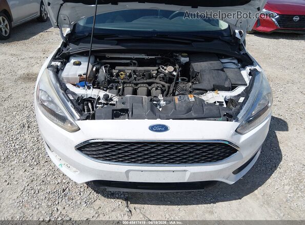 1FADP3K26JL262205 2018 FORD FOCUS Белый Вид сзади