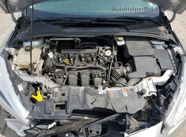 1FADP3K26JL280137 2018 FORD FOCUS Silver Вид задньої частини салону
