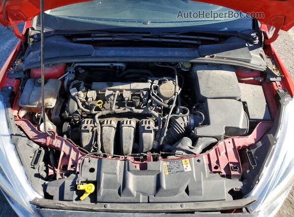 1FADP3K27GL255384 2016 FORD FOCUS Red Вид задньої частини салону