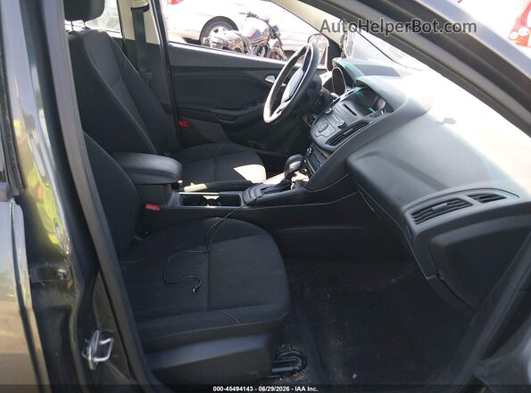 1FADP3K27HL210821 2017 FORD FOCUS Gray Front interior view