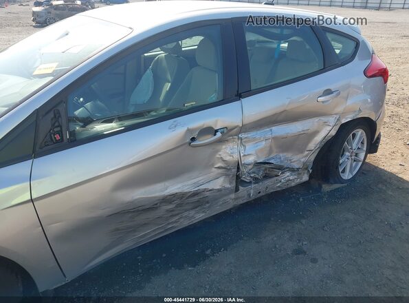 1FADP3K27HL265107 2017 FORD FOCUS Silver Front view