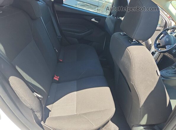 1FADP3K27HL308134 2017 FORD FOCUS White Vista de los asientos traseros
