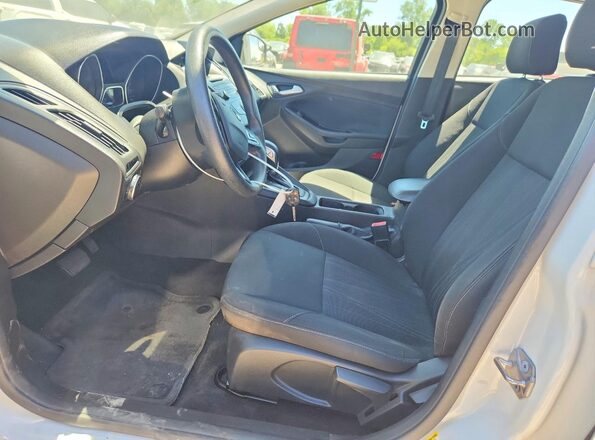 1FADP3K27HL308134 2017 FORD FOCUS White Vista interior delantera