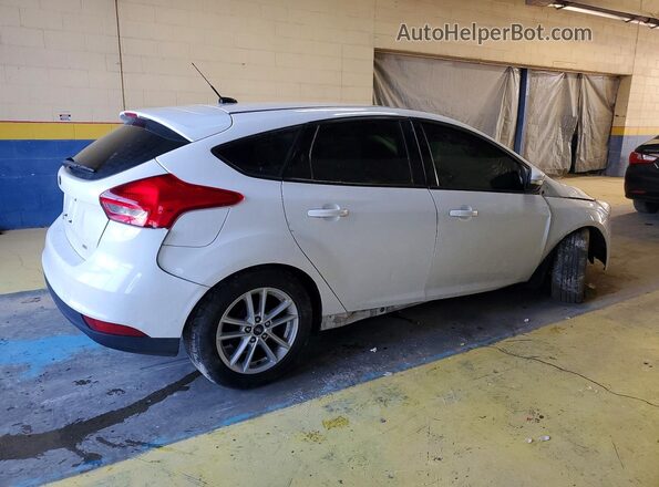 1FADP3K27JL268028 2018 FORD FOCUS Белый Задняя правая четверть
