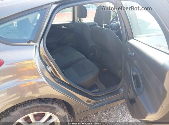 1FADP3K28HL336184 2017 FORD FOCUS Gray 